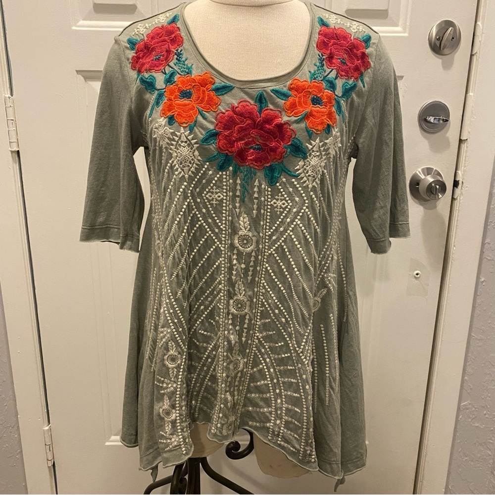 Johnny Was Red and Green Embellished 3/4 Sleeve Tunic